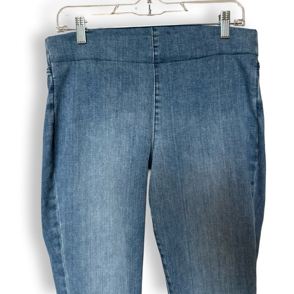 NYDJ Pull On Slimming Medium Blue Denim Jeans | Lift Tuck Technology | Size 8 - Picture 4 of 13